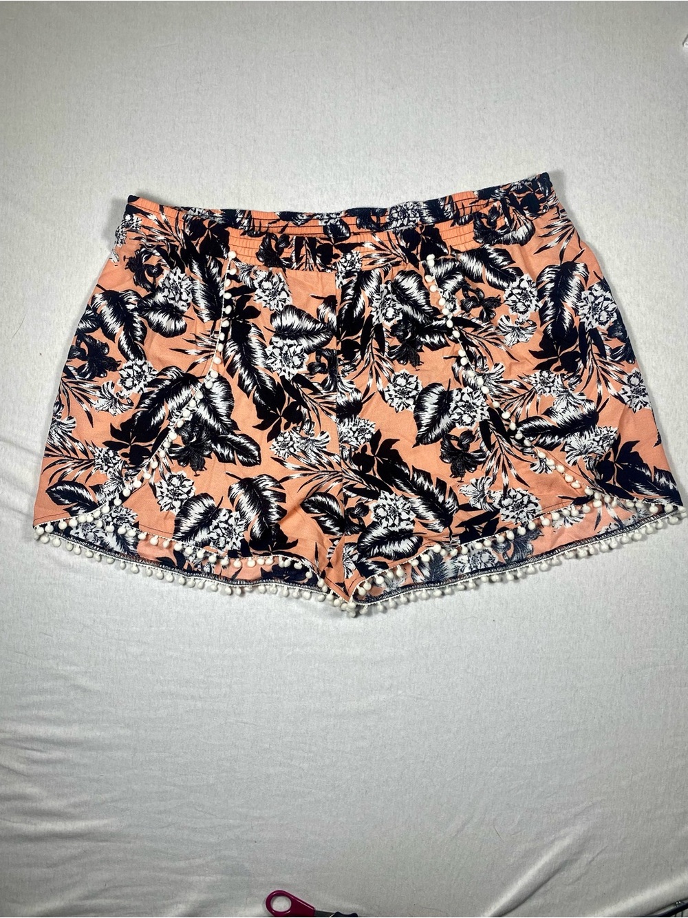 Charlotte Russe 3X Peach Pink Tropical Floral Pom Pom Shorts NWT